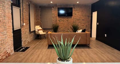 Short North/Downtown | Steps to High St | Walk to Convention Ctr | 5.8K+ Reviews