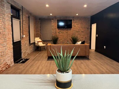 Short North/Downtown | Steps to High St | Walk to Convention Ctr | 5.8K+ Reviews