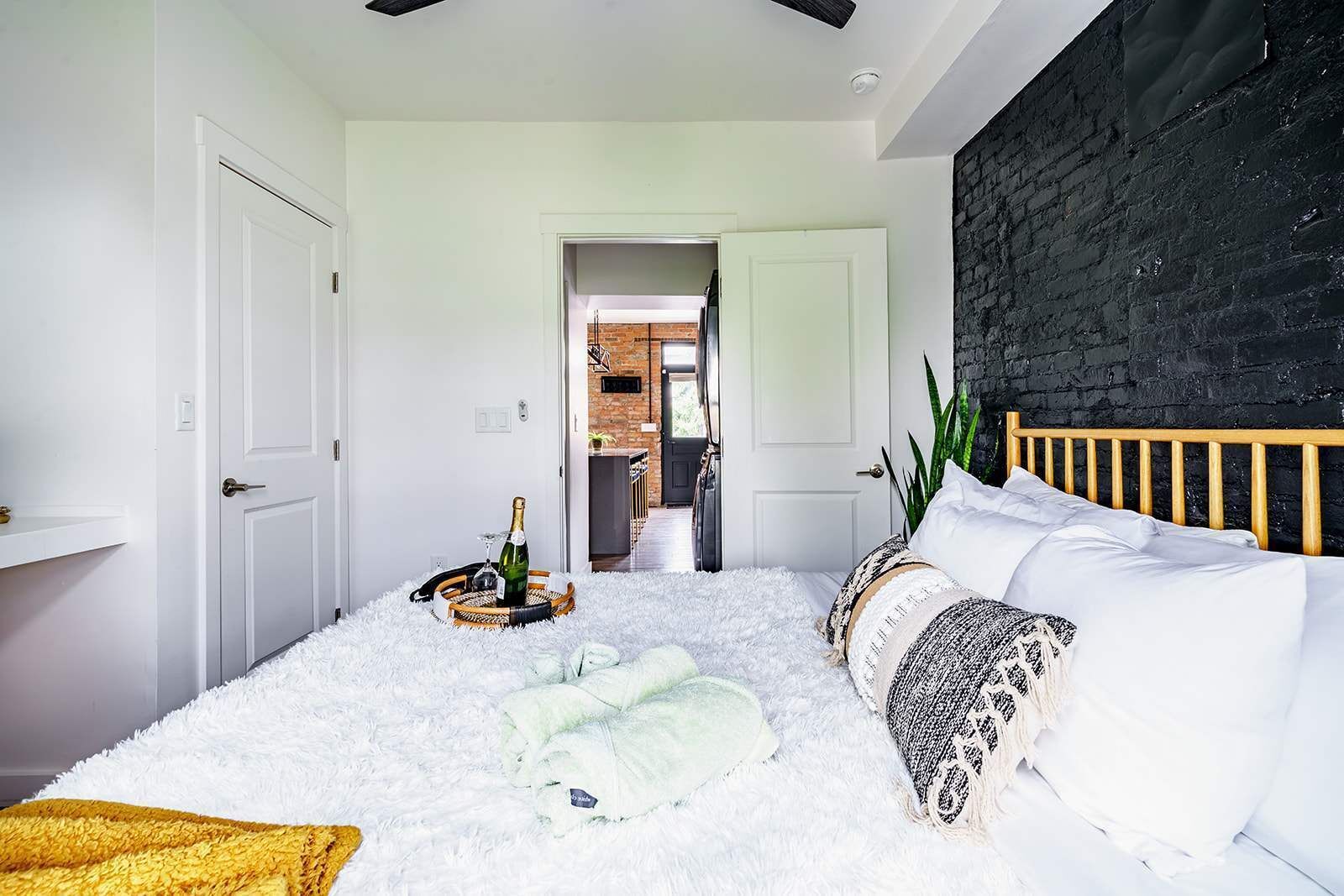 2 chambres, fer et planche à repasser, lit parapluie, Wi-Fi gratuit