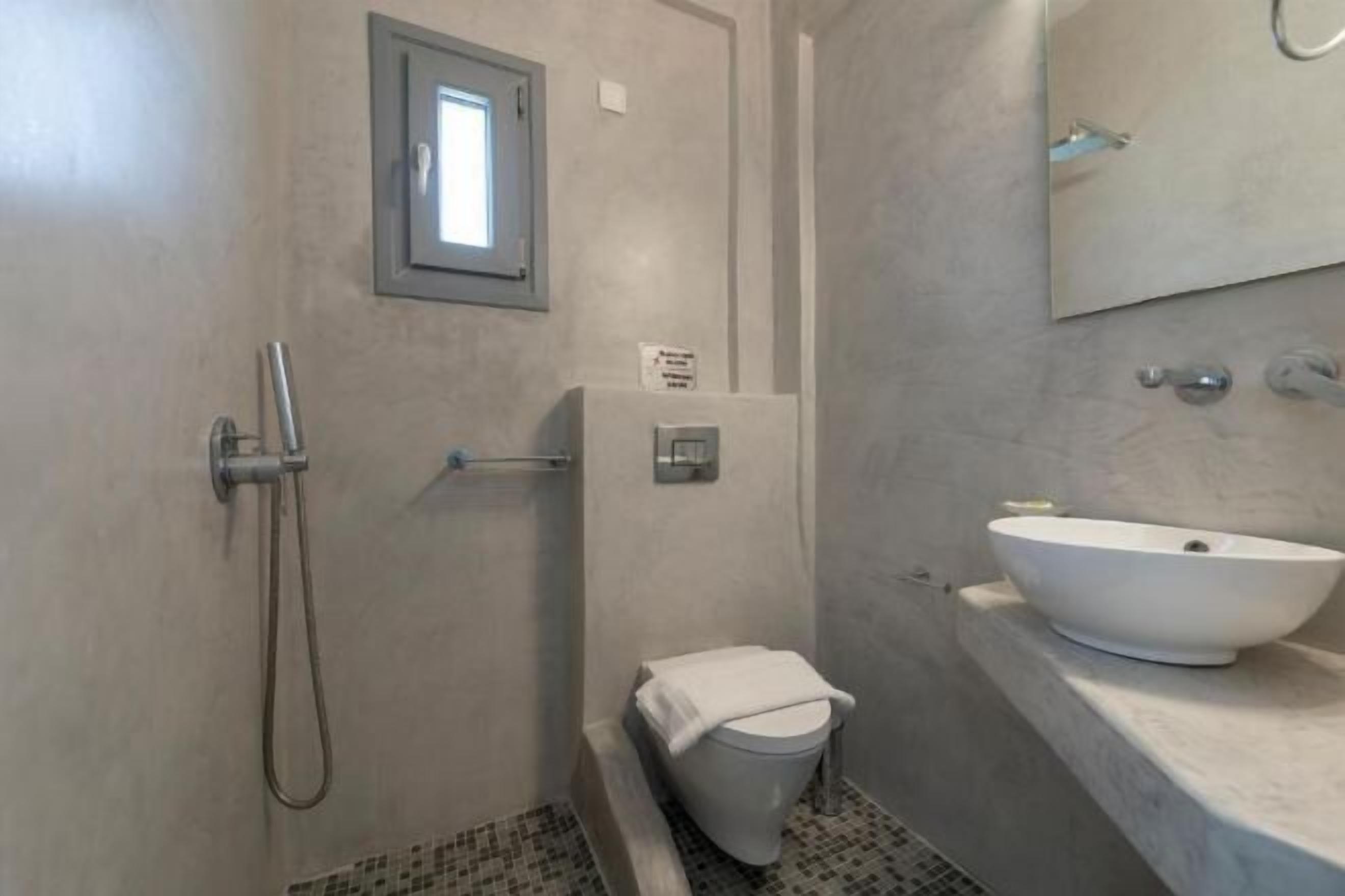 Bathroom | Towels, soap, toilet paper