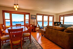 Smart TV - Owl`s Nest by Sea Maine (East Boothbay)