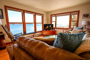 Smart TV - Owl`s Nest by Sea Maine (East Boothbay)