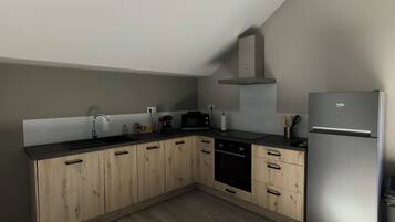 Refrigerador, microondas, horno, placa de cocina