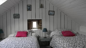 2 bedrooms, WiFi, bed sheets