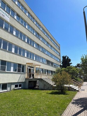 Front of property - H1 Herberge One (Erfurt)