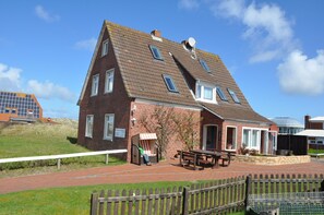 Exterior - Island apartment for two with terrace near the beach, barrier-free (Baltrum)