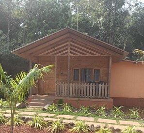 ด้านหน้าที่พัก