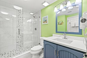 Hårtørrer, håndklæder