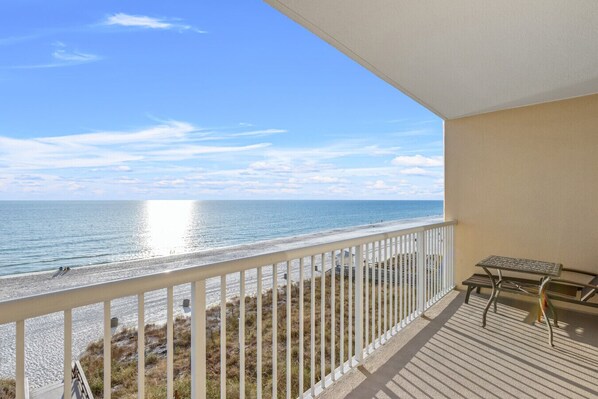 Property grounds - Official Majestic Beach Resort - T2 0405 - 3BR 2BA - Sleeps 8 (Panama City Beach)