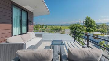 Comfort villa, uitzicht op vallei | Terras