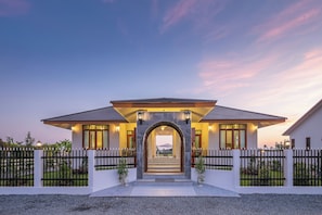 Perhehuvila, näköala lomakeskukseen | Oleskelualue