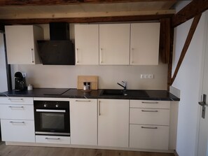 Réfrigérateur, four, plaque de cuisson, lave-vaisselle