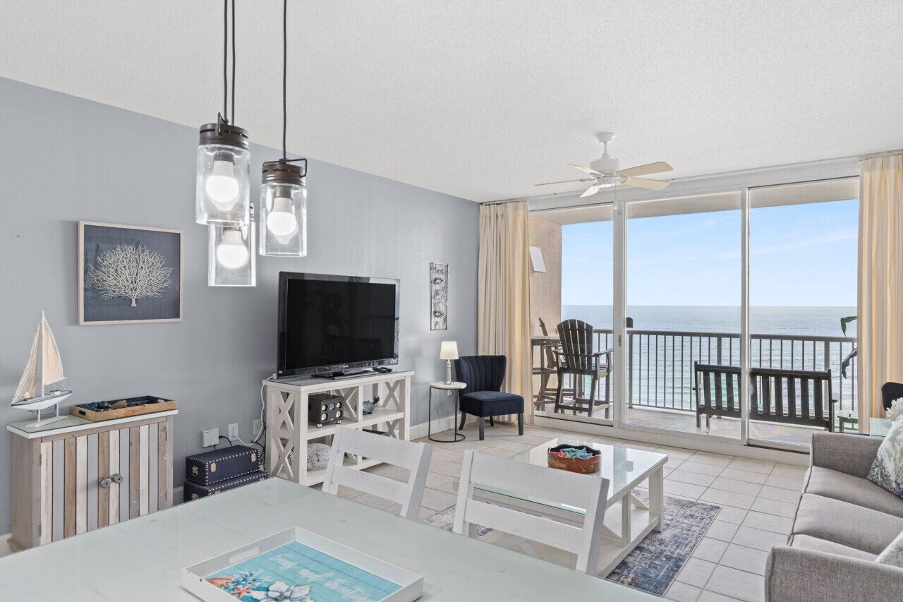 テレビ、卓球台