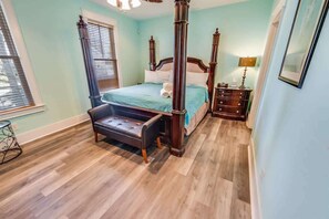 4 soverom, skrivebord, strykejern/-brett og wi-fi (inkludert)