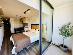 1 bedroom, desk, iron/ironing board, WiFi