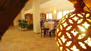 Vierpersoonskamer, en-suite badkamer (Junior Suite) | Interieur