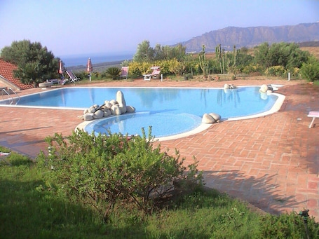 Quadruple Room, Ensuite (Junior Suite) | Outdoor pool | Seasonal outdoor pool