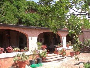 Classic Room | Exterior