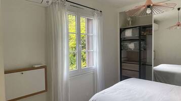 Classic Apartment, Balcony, River View | 1 bedroom, blackout drapes, free WiFi