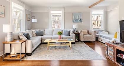 Charming 3-bedroom cottage in fabulous Greenport