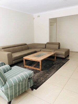 Living area - The Homestead Villa (Johannesburg)