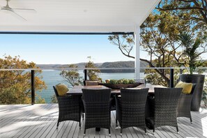 Outdoor dining - Heavenly Avalon Sunseeker (Avalon Beach)
