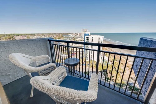 King Honeymoon, Beautiful Views, Bluewater, Pools!