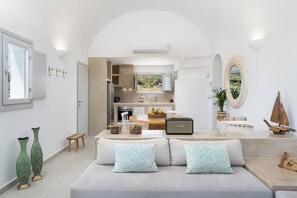 Living area - East Side Private villa , 2 bedroom & jacuzzi (Fira)