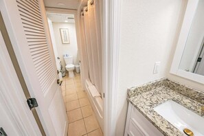 Shower, hair dryer - Renovated High-Level,Direct Oceanfront,Nice Suite! (Myrtle Beach)