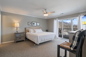 3 多间卧室、办公桌、免费 WiFi、床单