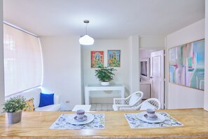 Apartment, 1 Schlafzimmer, Raucher, Stadtblick | Esszimmer