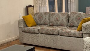 Appartement, 2 chambres, accessible aux personnes à mobilité réduite, fumeurs | Salle de séjour