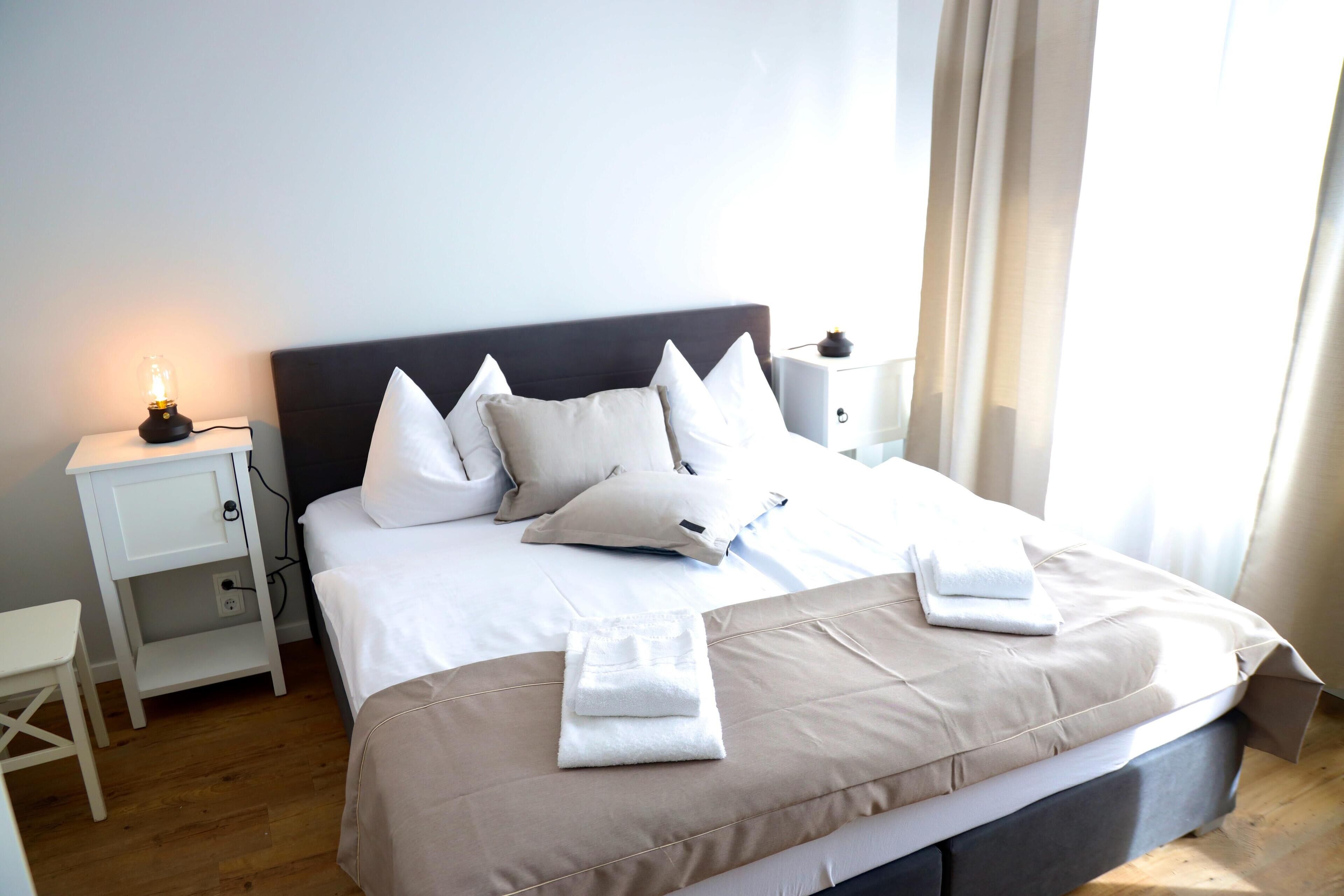 8 Schlafzimmer, Bügeleisen/Bügelbrett, Reisekinderbett, kostenloses WLAN