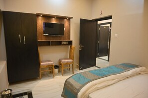 Deluxe Double Room, Balcony, City View | Iron/ironing board, free WiFi - Hotel PS Residency (Varanasi)