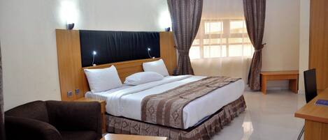 Deluxe Room, Balcony, City View