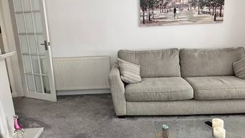 Apartment | Living area | TV