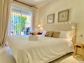 4 bedrooms, iron/ironing board, travel cot, free WiFi