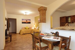 Interior - Apartment in the Crete Senesi between Asciano and Siena (Toscana)