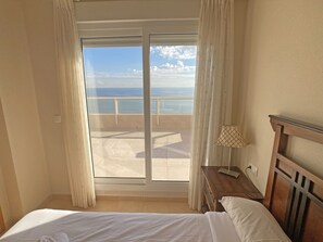 3 quartos, ferros/tábuas de passar roupa, Wi-Fi de cortesia