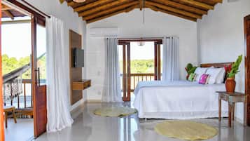House, Pool View | Blackout drapes, free WiFi