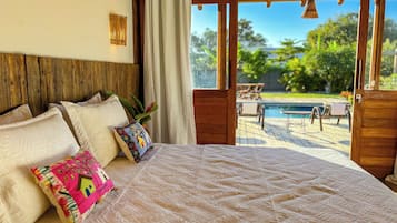 Studio Suite, Pool View | Blackout drapes, free WiFi