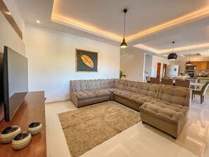 House, Pool View | Living room | TV, toys - Pousada Refúgio Verde Trancoso (Porto Seguro)