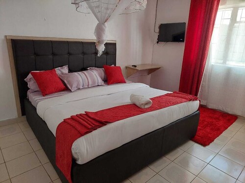 White House Lounge & Accommodation 