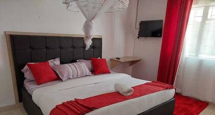 White House Lounge & Accommodation