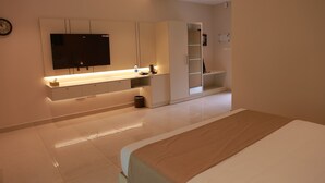 Deluxe Villa | Bed sheets - HORTUS MALABARICUS RESORT (Talappilly)