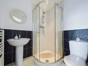 House | Bathroom - Riverfront Staffordshire Retreat (Stafford)