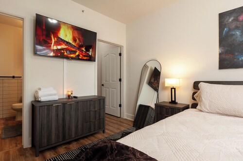 Welcome to your cozy central retreat in Coeur d'Alene!