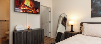 Welcome to your cozy central retreat in Coeur d'Alene!