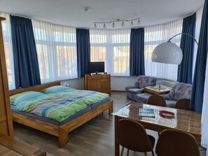1 Schlafzimmer, kostenloses WLAN, Bettwäsche, Rollstuhlgeeignet