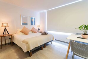 Ferros/tábuas de passar roupa, Wi-Fi, roupa de cama